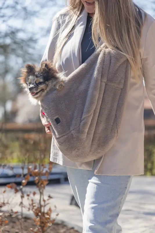 Designed by Lotte Hondendraagtas Laki 48x20x35 cm — Beige - HONDENTAS