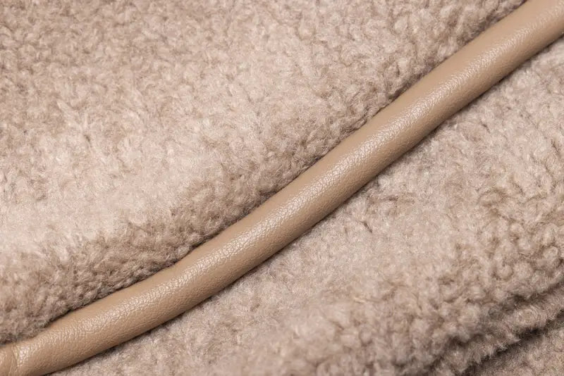 Designed by Lotte Hondendraagtas Tebby 43x18x35 cm — Beige - HONDENTAS