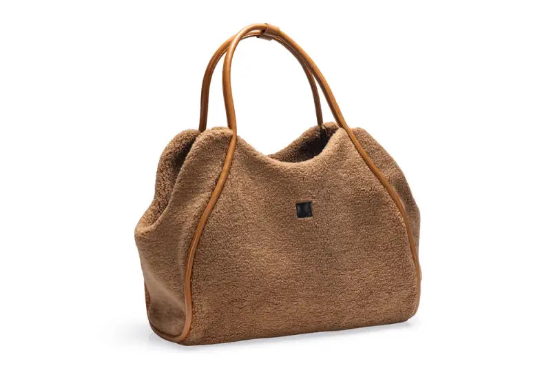 Designed by Lotte Hondendraagtas Tebby 43x18x35 cm — Cognac - HONDENTAS