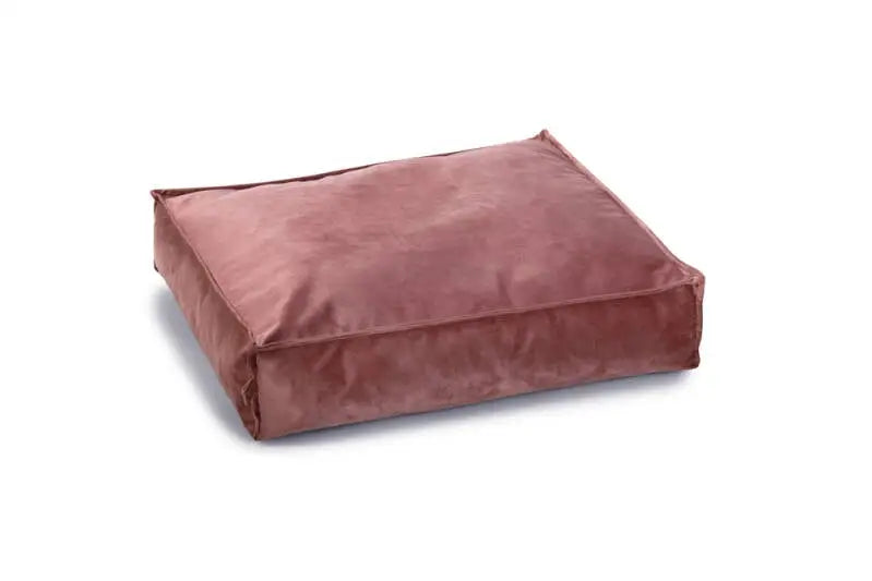 Designed by Lotte Hondenkussen Nalino 70x55x15 cm — Roze