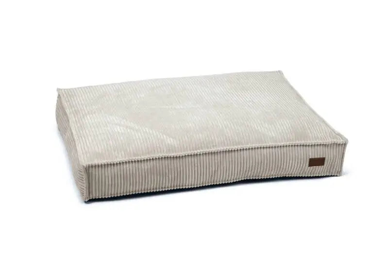 Designed by Lotte Hondenkussen Ribbed lichtgrijs 100x70x15 cm