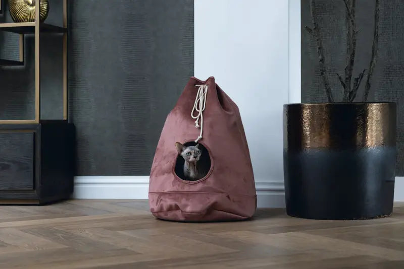 Designed by Lotte Kattenhuis Vilar — Roze - BEDDEN/MANDEN/KUSSENS