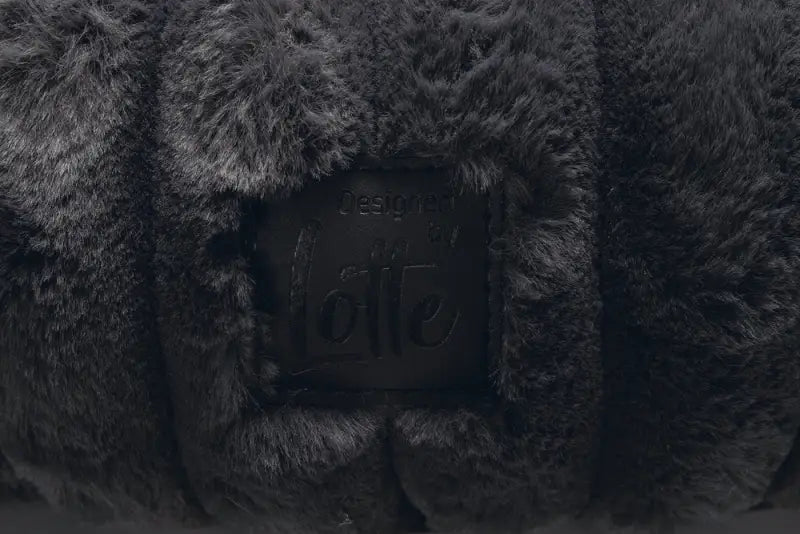 Designed by Lotte Kattenmand Reza — Antraciet - BEDDEN/MANDEN/KUSSENS