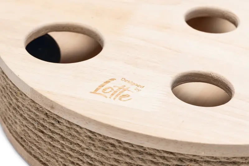 Designed by Lotte Kattenspeelgoed Raya