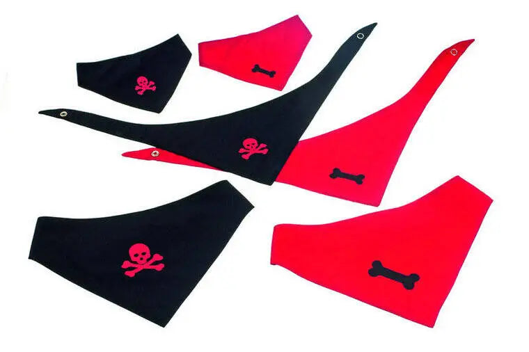 Karlie Bandana rood met doodshoofd 25-35 cm