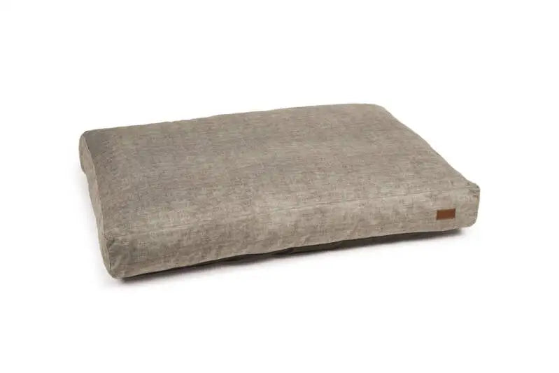 Designed by Lotte Hondenkussen Unnay beige 100x70x15 cm
